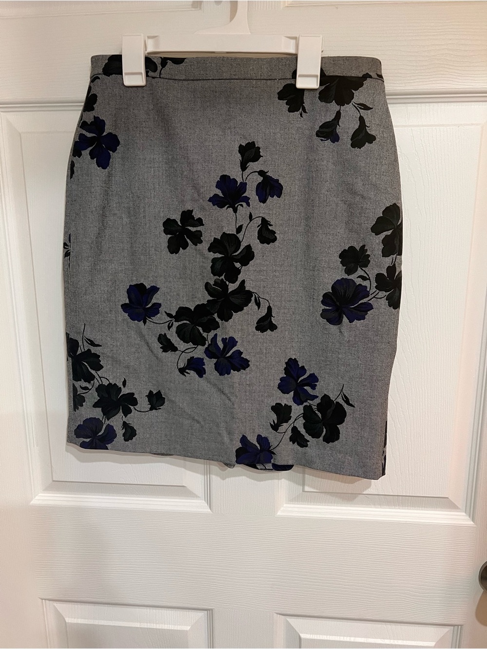 Ann Taylor Gray Pencil Skirt with Black & Navy Floral Print